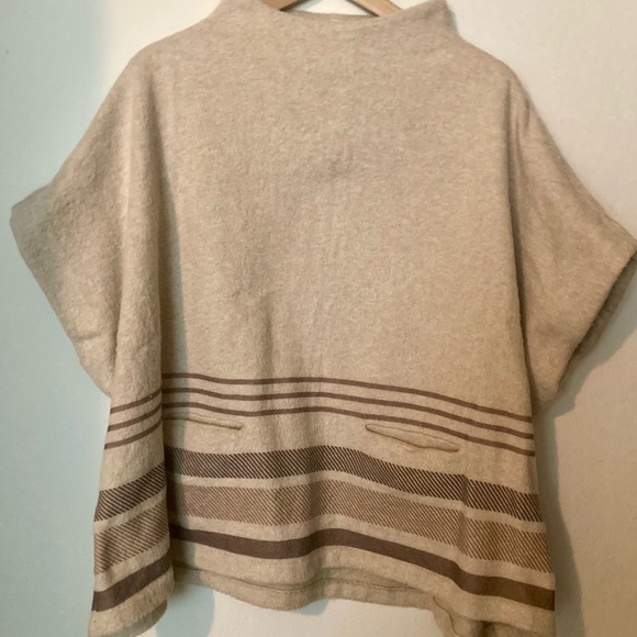 Faherty Park City Oversized Poncho Sweater XS/S Cream Brown Wool Blend Boho Chic - Picture 3 of 7